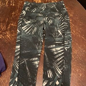 Palm tree print capris